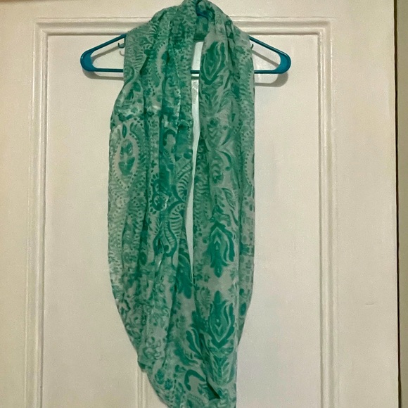 Infinity scarf - Picture 2 of 2